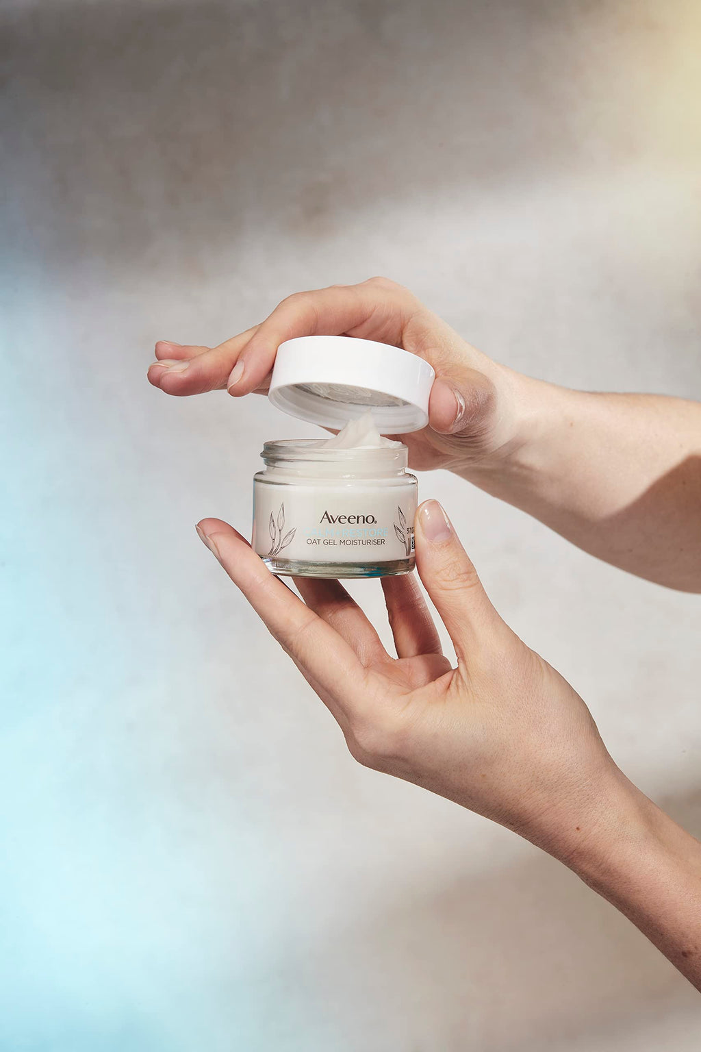 Aveeno Face Calm+Restore Oat Gel Moisturiser (1x 50ml), Face Moisturiser to Instantly Soothe and Replenish the Skin's Moisture Barrier, Intensely Nourishing Day Cream, Suitable for Sensitive Skin